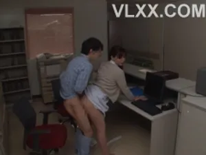 Cấp dưới lén chụp cấp trên nữ không mặc quần lót và cái kết